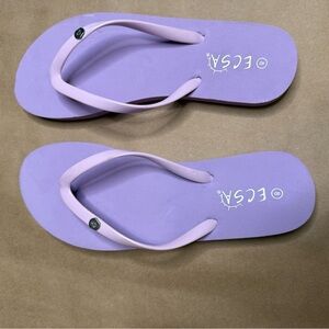 Simple sleek Women's two tone Purple thong Sandals size 8 beach, minimal, comfy